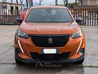 Peugeot 2008 1.2cc Active Pack 130cv CARPALY ANDROID AUTO Arancione usata Roma