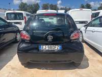Toyota Aygo 5 porte Nero usata San Michele Salentino