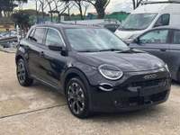 Fiat 600 HYBRID LA PRIMA DCT6 1.2cc 100cv RETROCAMERA NAVI Bianco usata Roma Fiat 600 HYBRID LA PRIMA DCT6 1.2cc 100cv RETROCAMERA NAVI Bianco usata Roma