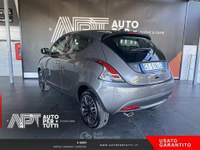 Lancia Ypsilon Ypsilon 1.0 firefly hybrid Platino s&s 70cv Grigio usata Napoli