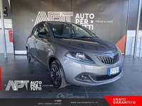 Lancia Ypsilon Ypsilon 1.0 firefly hybrid Platino s&s 70cv Grigio usata Napoli