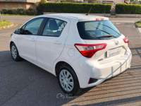 Toyota Yaris Yaris 5p 1.0 Active neopatentati Bianco usata Dello