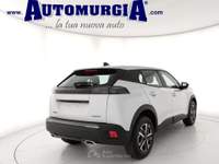 Peugeot 2008 Hybrid 145 e-DCS6 Style Bianco usata Barletta