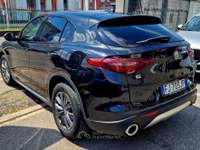 Alfa Romeo Stelvio POCHI CHILOMETRI AL GIUSTO COMPROMESSO Nero usata San Donato Milanese