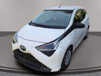Toyota Aygo 3p 1.0 x-cool 72cv Bianco usata San Giovanni di Fassa