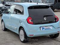 Renault Twingo Electric 22kwh Vibes 42cv NAVIGATORE RETROCAMERA Grigio usata Roma Renault Twingo Electric 22kwh Vibes 42cv NAVIGATORE RETROCAMERA Grigio usata Roma