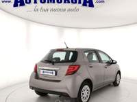 Toyota Yaris 1.0 5 porte Lounge Beige usata Barletta