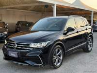 Volkswagen Tiguan Tiguan 2.0 TDI 150CV DSG R-Line 2023 LUCI AMBIENTE Nero usata San Michele Salentino
