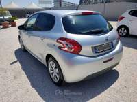 Peugeot 208 5 porte Allure Argento usata Valenzano