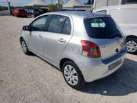 Toyota Yaris 5 porte Sol Argento usata Valenzano