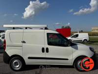 Fiat Doblò 1.4 N.P(ALLESTITO EX RETE GAS-PC-TN)CRUISE-SENSORI Oro usata Martignana di Po