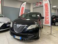 Lancia Ypsilon 16V 95 CV 5 porte S&S Silver Nero usata Prato