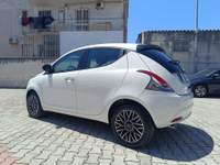 Lancia Ypsilon 5 porte S&S Hybrid Gold Bianco usata Pompei