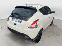 Lancia Ypsilon 1.0 FireFly 70cv Hybrid Gold Bianco usata Palermo