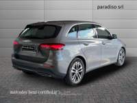 Mercedes-Benz Classe B 180D 2023 | 116CV DIESEL | PREMIUM Grigio usata Lamezia Terme
