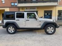 Jeep Wrangler Wrangler III 2007 Unlimited Unlimited 2.8 crd Rubicon auto dpf Argento usata Aprilia