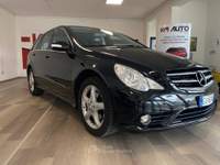 Mercedes-Benz Classe R Mercedes-Benz Classe R 350 R 350 CDI cat 4Matic Premium Nero usata Cassino Mercedes-Benz Classe R Mercedes-Benz Classe R 350 R 350 CDI cat 4Matic Premium Nero usata Cassino