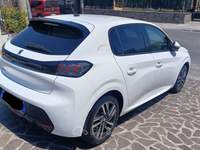 Peugeot 208 Stop&Start 5 porte Allure Bianco usata Torre Annunziata