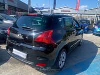 Peugeot 3008 1.6 HDi 115cv ACTIVE Nero usata Napoli