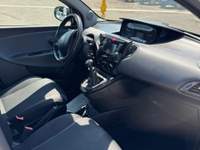 Lancia Ypsilon OTTIMO STATO Bianco usata Parabita