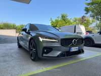Volvo V60 b4 R-Design Hybrid GARANZIA 24 MESI Grigio usata Riccione