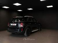 MINI Cooper Countryman 1.5 Twin Power Turbo Steptronic Nero usata Crema