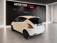 Lancia Ypsilon 5 porte S&S Hybrid Ecochic Gold Bianco usata ROVIGO Lancia Ypsilon 5 porte S&S Hybrid Ecochic Gold Bianco usata ROVIGO