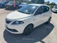 Lancia Ypsilon Ypsilon III 2021 1.0 firefly hybrid Gold s Bianco usata Sant'Omero