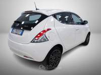 Lancia Ypsilon 1.0 firefly hybrid Gold s&s 70cv Bianco usata Torino