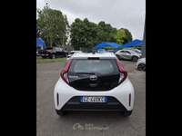 Toyota Aygo X  -  1.0 active 72cv s-cvt Bianco usata Piacenza