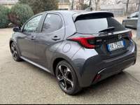 Toyota Yaris  - yaris 1.5h 130 lounge Grigio usata Piacenza