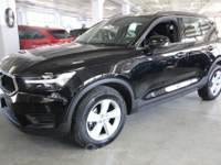Volvo XC40 T2 Geartronic Momentum AUTOCARRO N1 Nero usata Torino