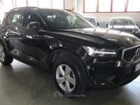 Volvo XC40 T2 Geartronic Momentum AUTOCARRO N1 Nero usata Torino