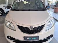 Lancia Ypsilon 1.2 B/GPL 69 CV 5 porte Gold Beige usata Parete