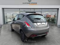 Lancia Ypsilon 1.0 firefly hybrid Gold s&s 70cv CON CARPLAY Grigio usata Latina