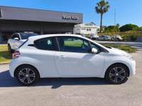 Peugeot 208 1° serie PureTech 82 3 porte Active Bianco usata Milazzo Peugeot 208 1° serie PureTech 82 3 porte Active Bianco usata Milazzo