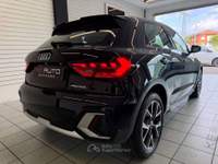 Audi A1 30 1.0 tfsi Identity Contrast 116cv s tronic Nero usata Mozzo