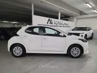 Toyota Yaris  - yaris 1.5h active Bianco usata Torino