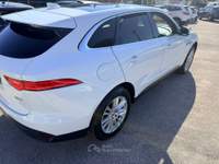 Jaguar F-Pace AWD aut. Portfolio Bianco usata San Giuseppe Vesuviano