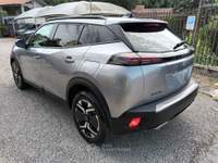 Peugeot 2008 1200 HYBRID ALLURE 145CV E-DCS6 CARPLAY FULL LED Argento usata Vetralla
