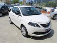 Lancia Ypsilon 1.0 FireFly 5p.S&S Hybrid Silver Bianco usata Padula