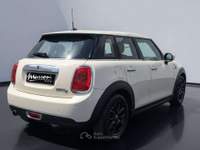 MINI 1.5 Cooper D Hype 5 1.5 Business 5p auto Bianco usata Civitavecchia MINI 1.5 Cooper D Hype 5 1.5 Business 5p auto Bianco usata Civitavecchia
