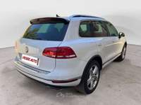 Volkswagen Touareg 3.0 V6 tdi Executive 262cv tiptronic- TETTO Bianco usata Milano