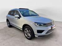 Volkswagen Touareg 3.0 V6 tdi Executive 262cv tiptronic- TETTO Bianco usata Milano
