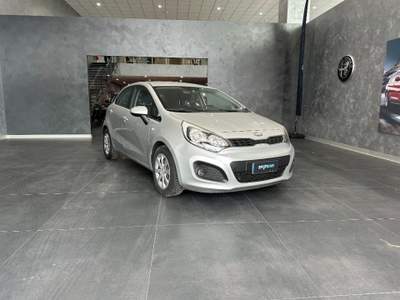 Kia Rio 1.2 Benzina 85CV 5P Argento usata Sala Consilina