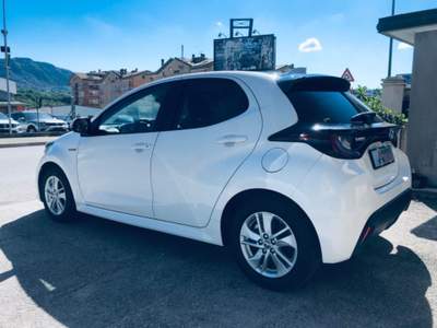 Toyota Yaris 1.5 Hybrid 5 porte Business Bianco usata Isernia