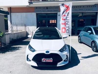 Toyota Yaris 1.5 Hybrid 5 porte Business Bianco usata Isernia