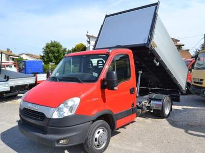 Iveco Daily 35C13 BTor 2.3 HPT CASSONE RIBALT.CON SOVRASPONDE Rosso usata COMACCHIO