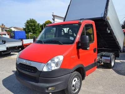 Iveco Daily 35C13 BTor 2.3 HPT CASSONE RIBALT.CON SOVRASPONDE Rosso usata COMACCHIO