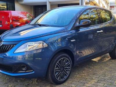 Lancia Ypsilon 1.0 FireFly 5 porte S&S Hybrid Silver Plus Blu/Azzurro usata Castelnuovo Rangone